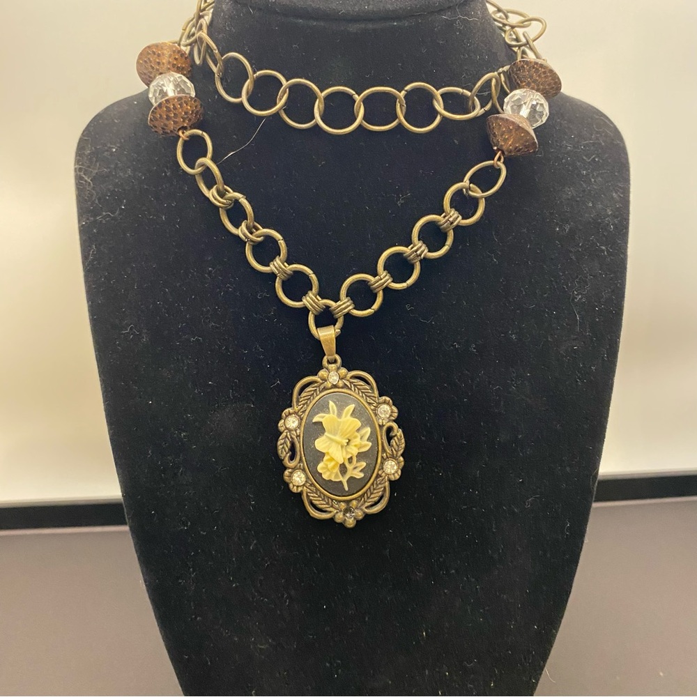 Antique-Style Brass Floral Cameo style Pendant Necklace in Gold and Brown